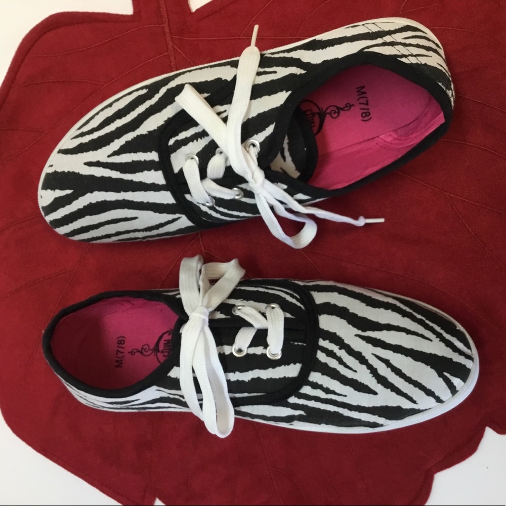 New Fun Sneakers.  Sole Mates. - Picture 7 of 8